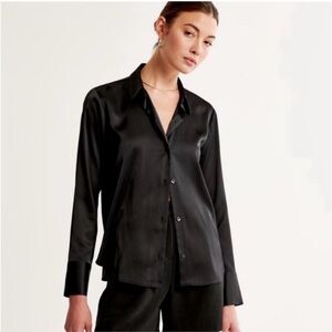 NWOT Abercrombie & Fitch Women Black Satin Blouse Size Small